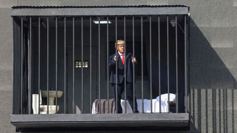 Donald Trump: ట్రంప్‌ను జైల్లో బంధించిన ఇరాన్..? సోషల్ మీడియాను షేక్ చేస్తున్న వీడియో..