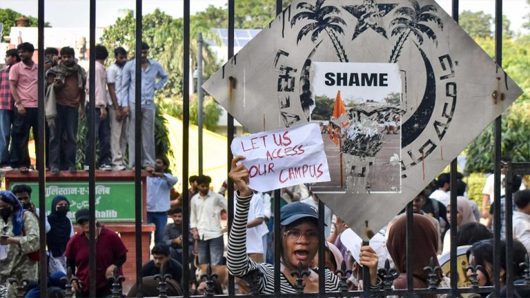 Jamia Students Protest: “2006 నుంచి ఎన్నికలు లేవు”.. తీవ్రరూపం దాల్చిన జామియా యూనివర్సిటీ విద్యార్థుల ఉద్యమం..