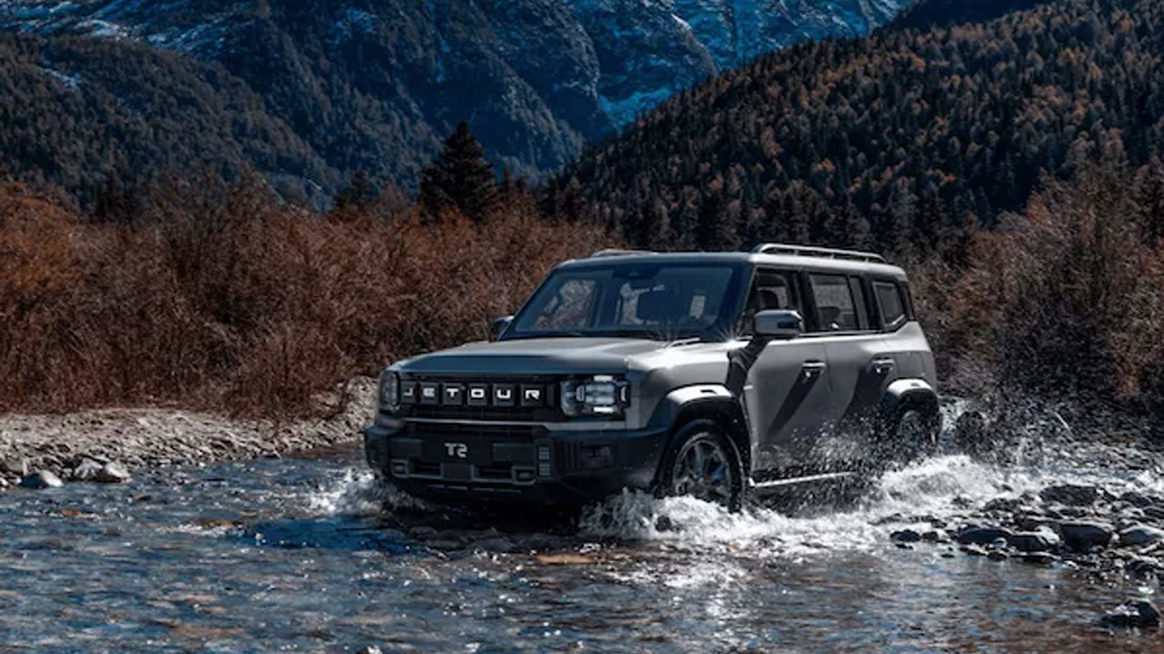 JSW Combat SUV వచ్చేస్తోంది.. పెట్రోల్ లేకుండా 90 కి.మీ ప్రయాణం.. ఫుల్ ట్యాంక్, ఒక్క ఛార్జ్‌తో 1,100 కి.మీ రేంజ్..