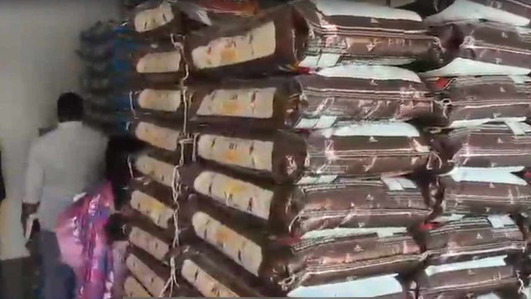 Ration Rice Scam : బ్రాండెడ్ బియ్యం ముసుగులో రేషన్ దందా.. హైదరాబాద్‌లో భారీ స్కామ్